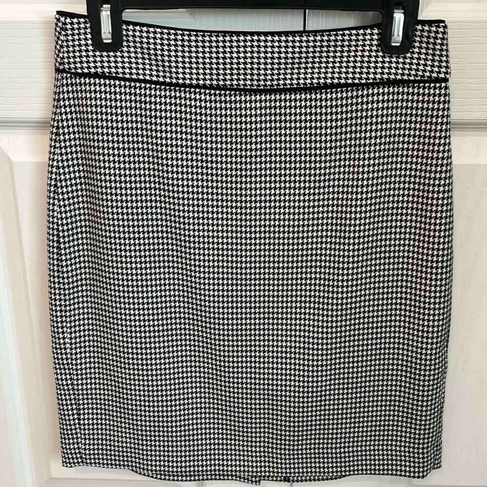 Banana Republic Houndstooth Pencil Skirt
